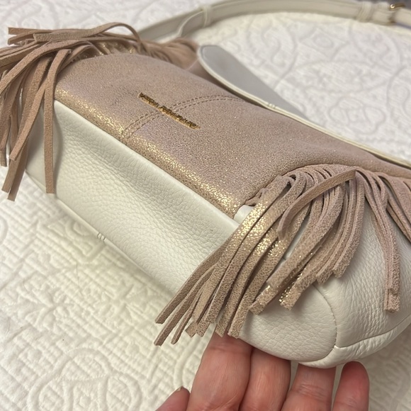 Fabulous Vera Bradley Meredith Fringed Leather Crossbody - Picture 5 of 15